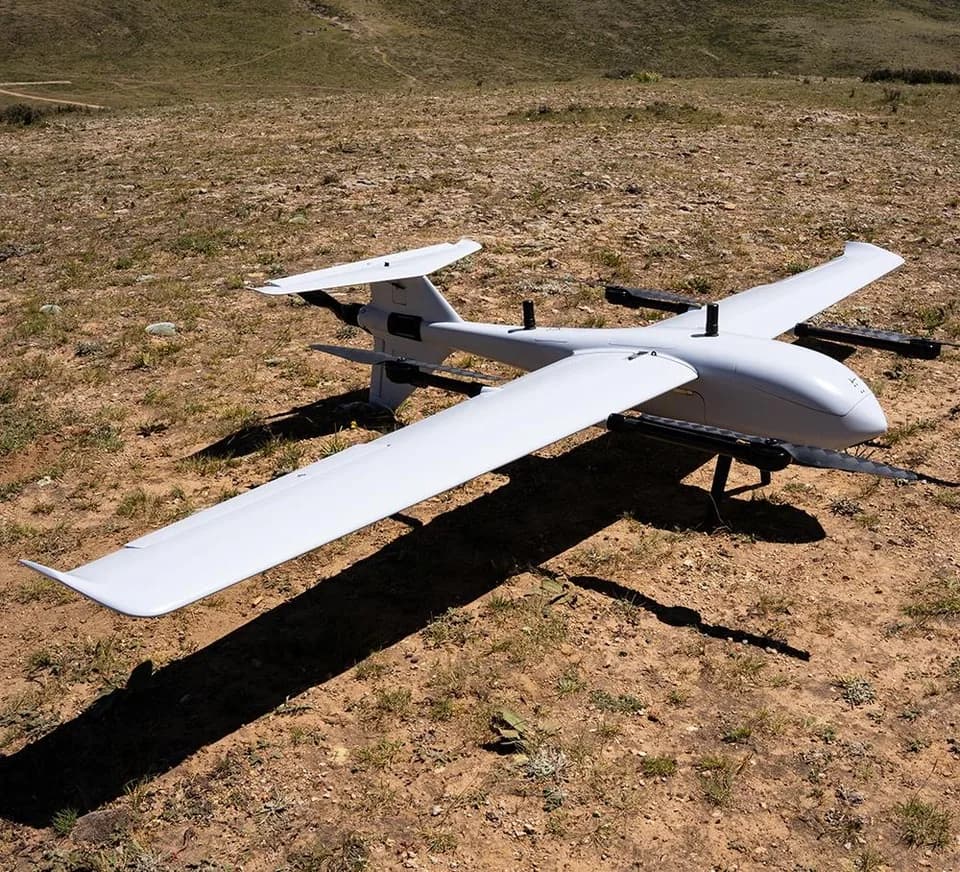 VTOL dron tog‘ oldi tekisligida